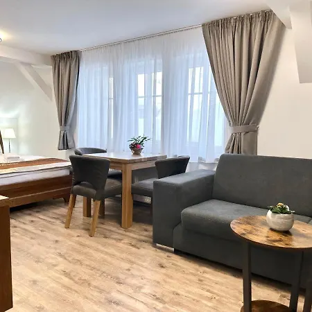 Synek Lägenhetshotell 4*