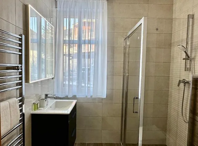 Synek شقة فندقية 4*